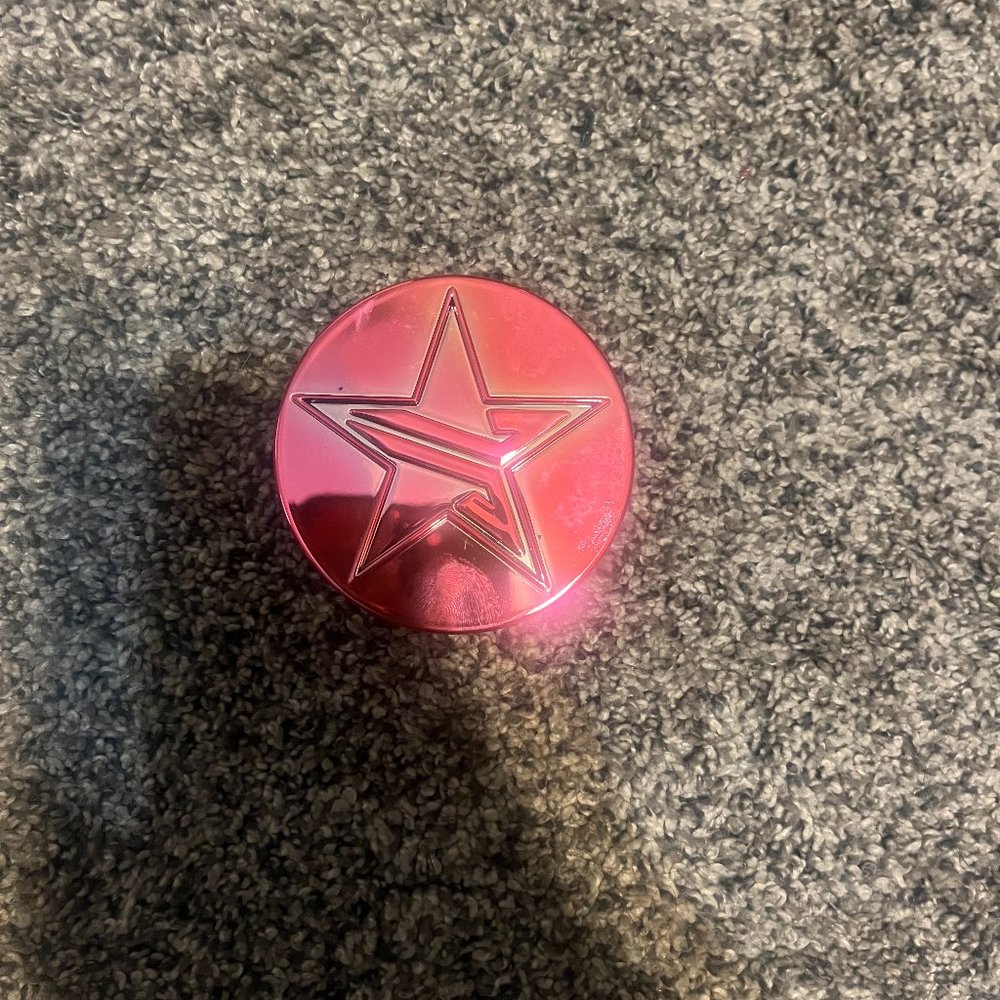 Jeffree Star Cosmetics Magic Powder in shade Light